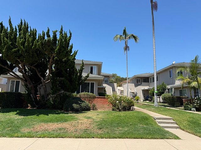 1st image of 3880 Lamont St #3880