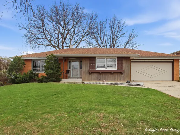 1871 Marigold Ln, Hanover Park, IL 60133
