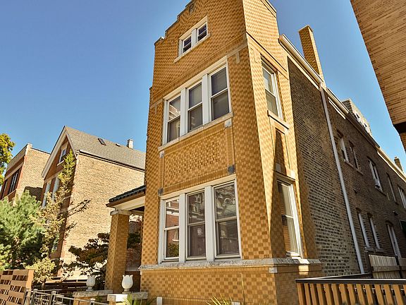 2nd image of 1835 N Hermitage Ave APT 2F