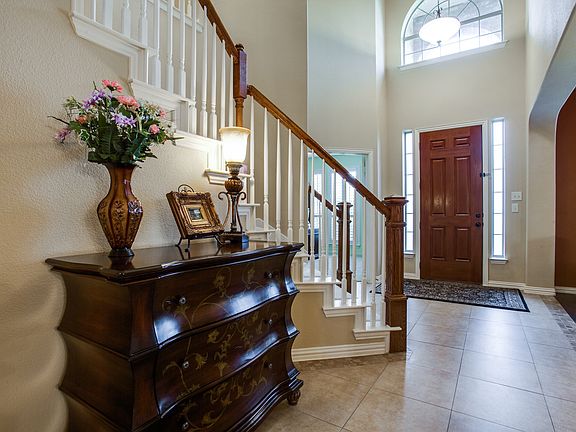 4th image of 1363 Plum Valley Dr