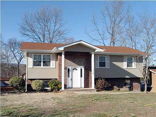 1st image of 713 N Brook Dr