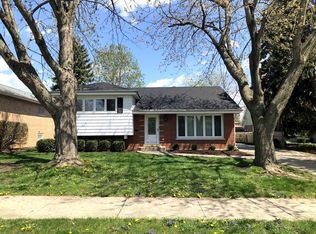 9837 S Tulley Ave, Oak Lawn, IL 60453