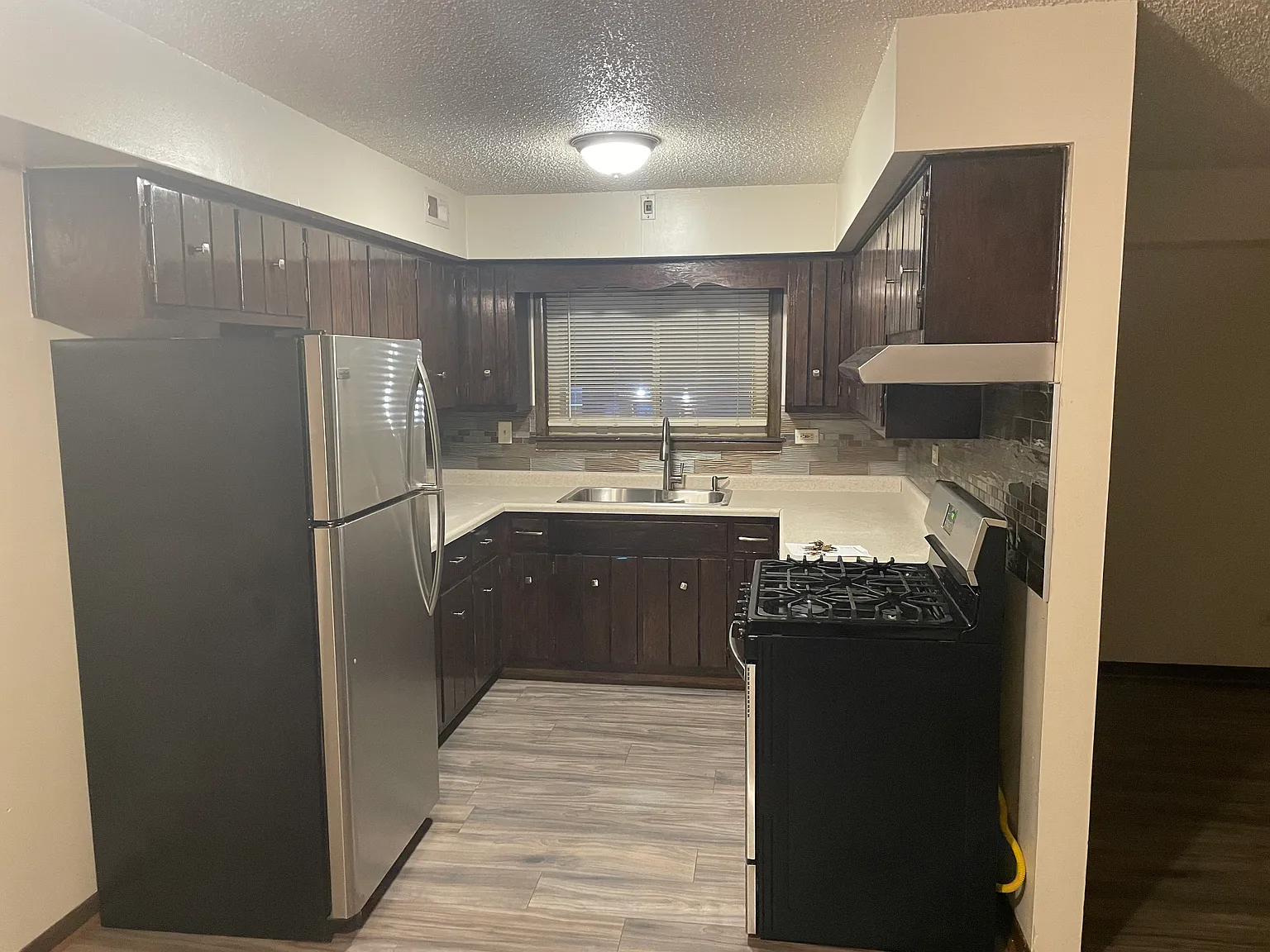 2 bed, 1200 sqft, $1,500 — Photo 2