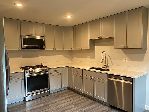 4th image of 3857 S Massachusetts Ave