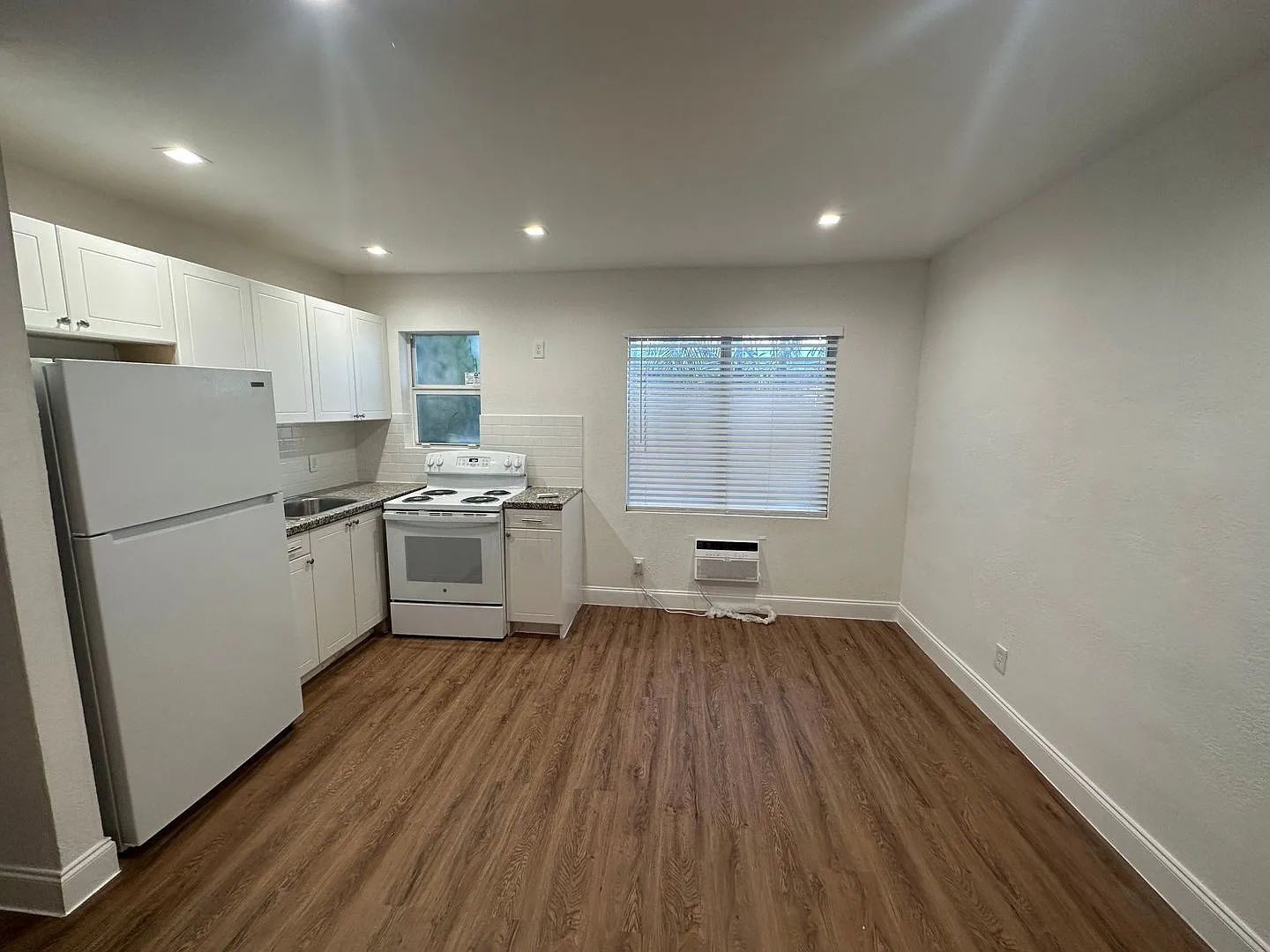 2034 Washington St — Photo 3