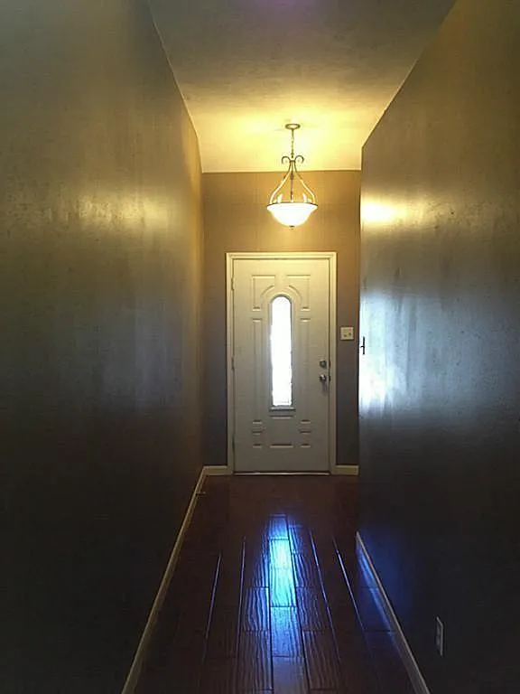 3 bed, 2.0 bath, 1909 sqft, $1,900 — Photo 3