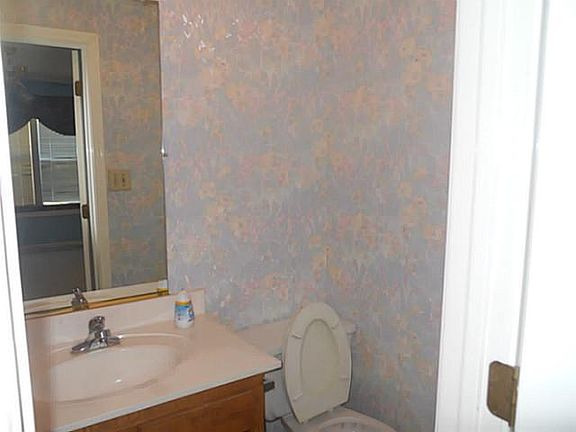 5th image of 9000 Timber Oaks Dr