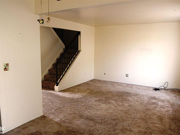 2nd image of 37037 Brynford Dr