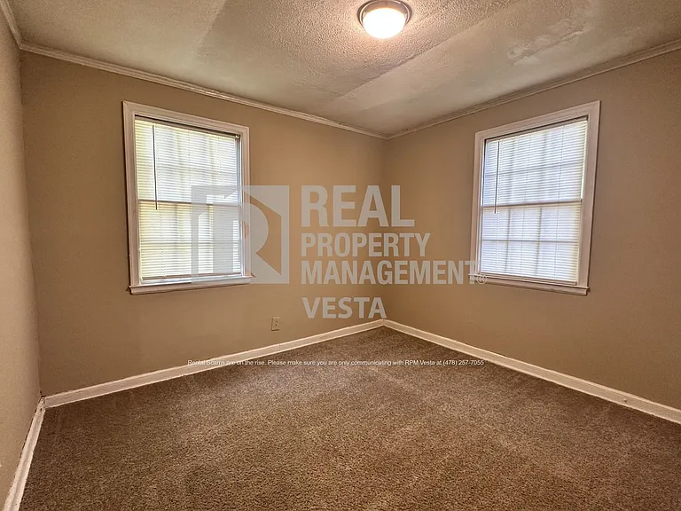 3346 Shaw Dr — Photo 5