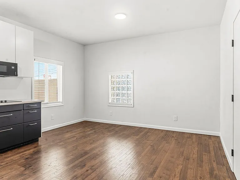 290 Holyoke St — Photo 32