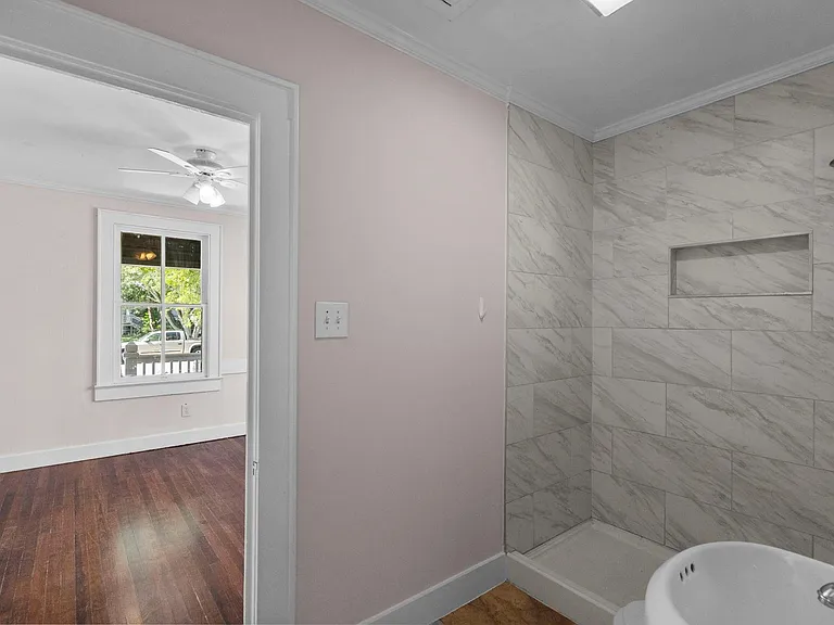4911 Avenue P 1/2 — Photo 13