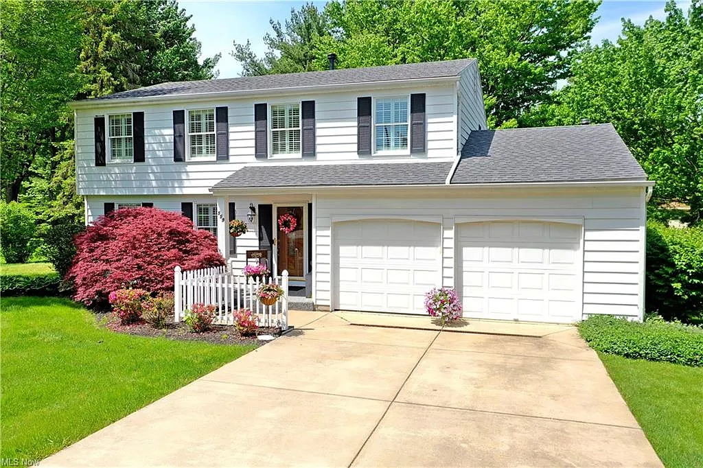 559 Howland Wilson Rd NE photo 1