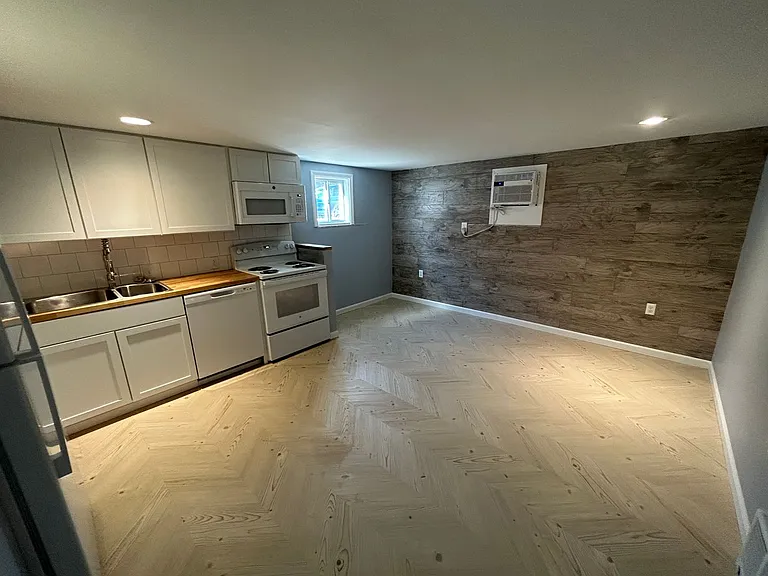 803 N Roosevelt Ave — Photo 4