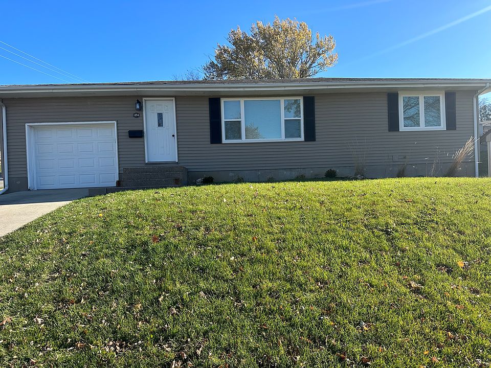1st image of 1694 Earl Dr