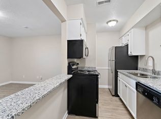 Midland Court, Shawnee, KS 66216