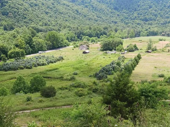 1588 Camp Creek Rd, Camp Creek, WV 25820