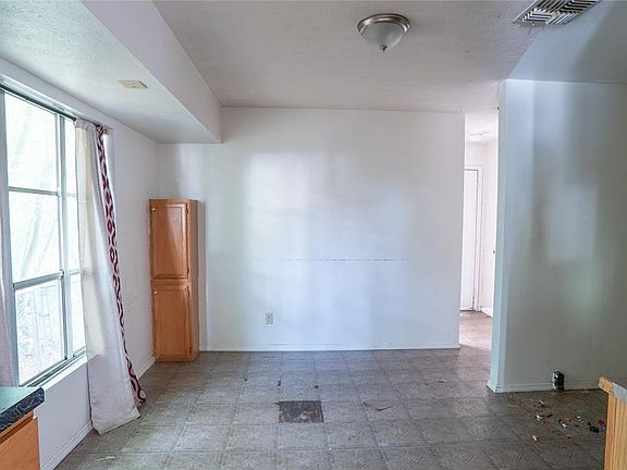 12th image of 311 S THOMPSON AVENUE