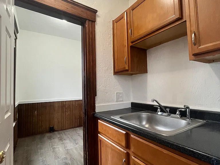 38 Esther St #1 — Photo 8