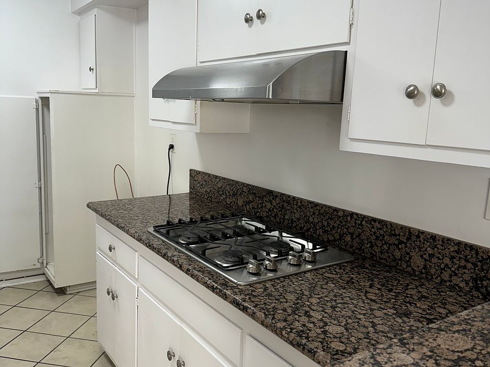 1st image of 5235 Corteen Pl #1B-1Ba-1000Sqft