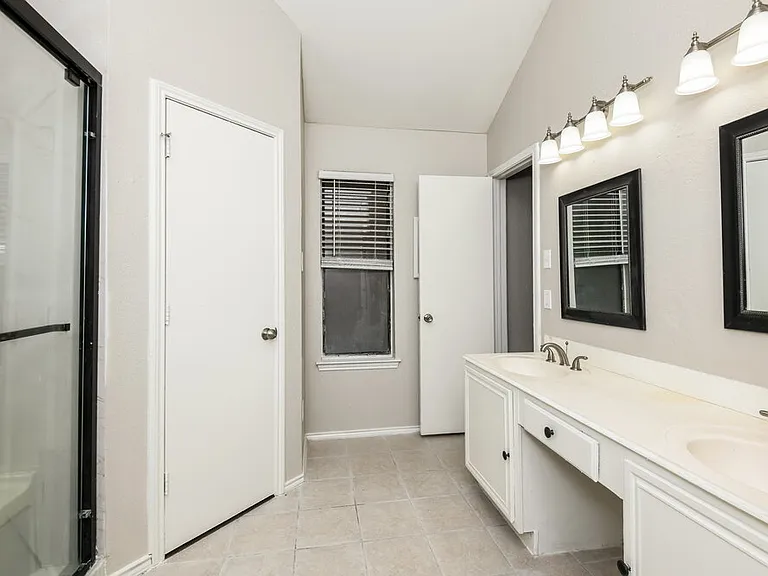 629 Ozark Ave — Photo 12