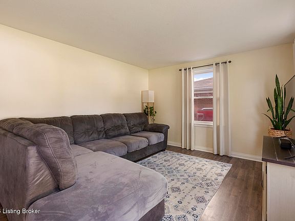 5th image of 5112 Feys Ct
