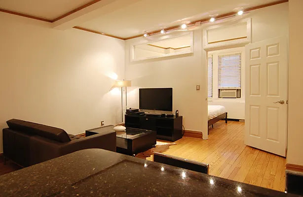 Rented by WAM Partners - William Moses Co. | media 4