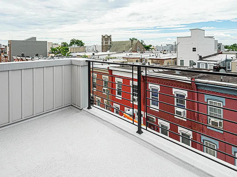 2137 Cross St — Photo 13