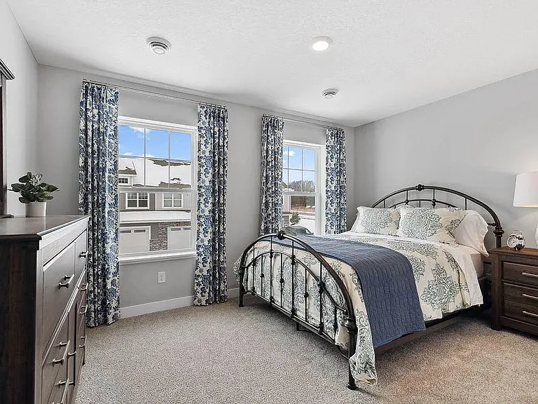 1270 Ashbury Dr — Photo 12