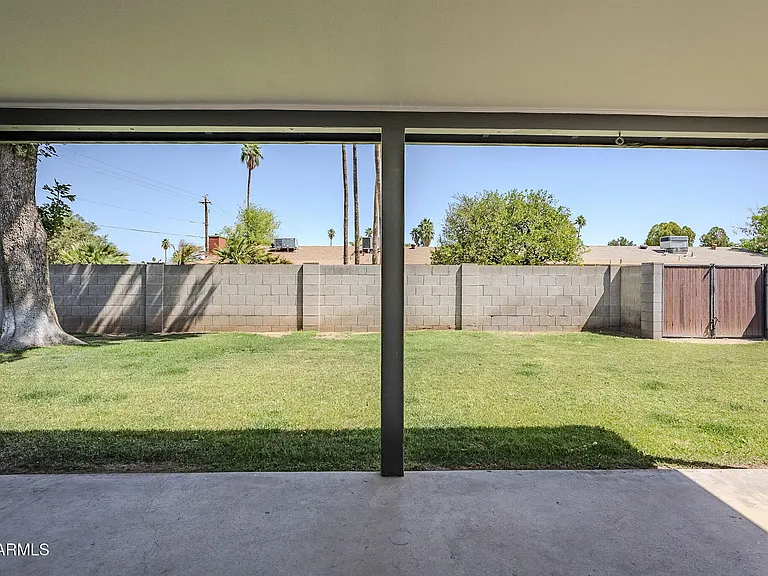 1904 E Manhatton Dr — Photo 48