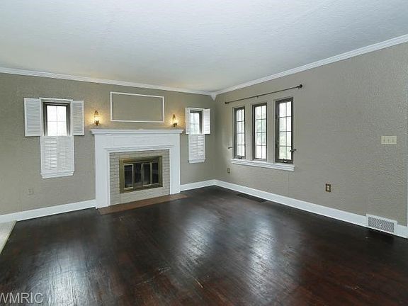 4th image of 214 Orchard Ave