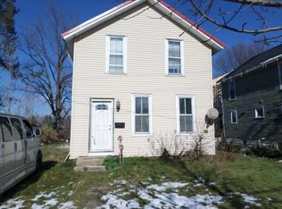 808 River St, Three Rivers, MI 49093