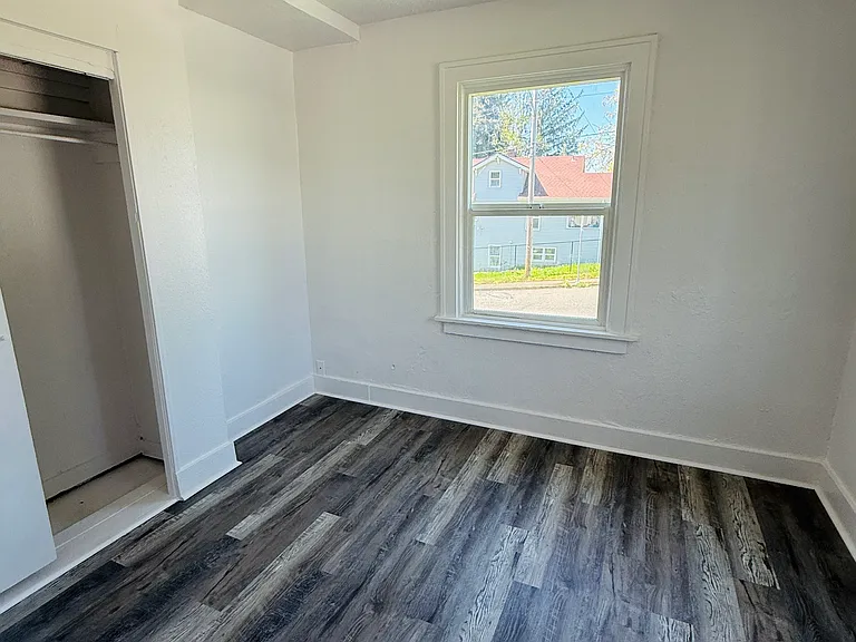 10306 SE Harold St — Photo 4