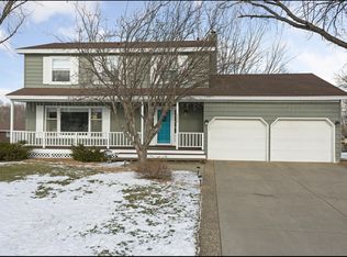 4008 100th St W, Bloomington, MN 55437