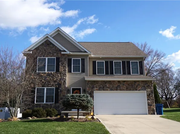 1405 Hidden Lake Blvd, Akron, OH 44312