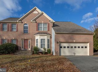 2 Basalt Dr, Fredericksburg, VA 22406