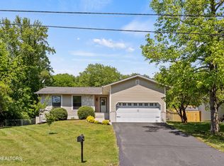 10125 Oak Creek Ln, Knoxville, TN 37932