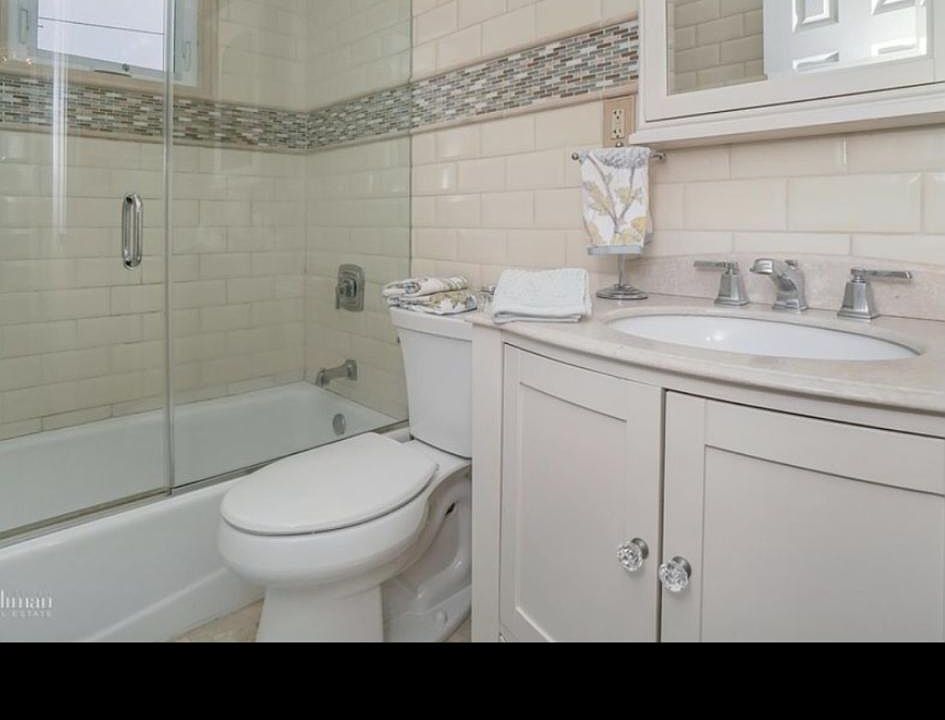 1st image of 25 Primrose Ave Floor 1