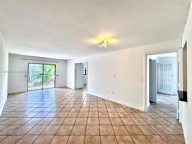 1250 Lincoln Rd #203 — Photo 4