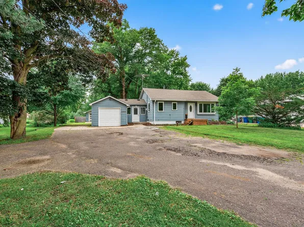 2959 Edgerton St, Little Canada, MN 55117