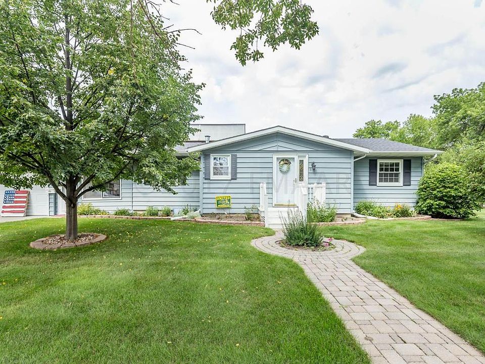 1st image of 301 Cherry Ct
