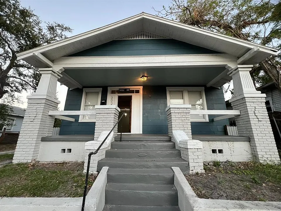 3021 Sanchez St