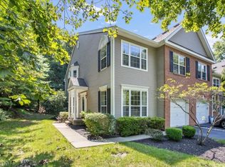 38 Pond Hollow Dr, Oak Ridge, NJ 07438