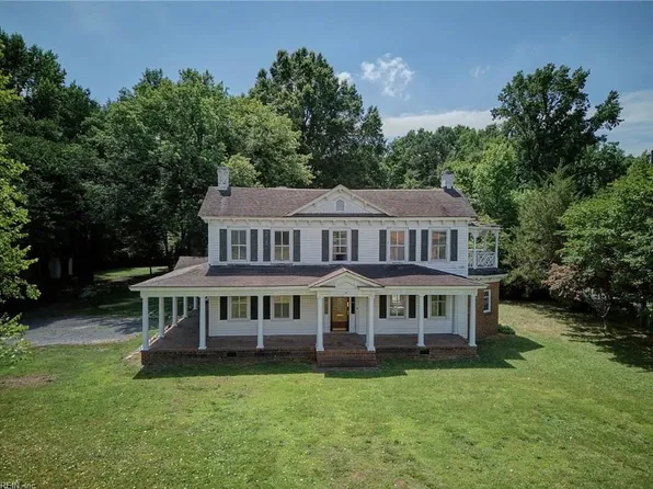 17319 River Rd, Courtland, VA 23837