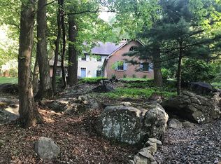 6710 Mountain Rd, Macungie, PA 18062