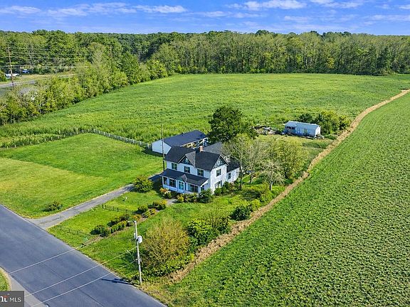 2nd image of 210 Chestnut Tree Rd