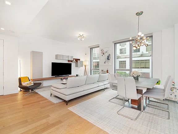 3rd image of 360 E 88th St APT 5B