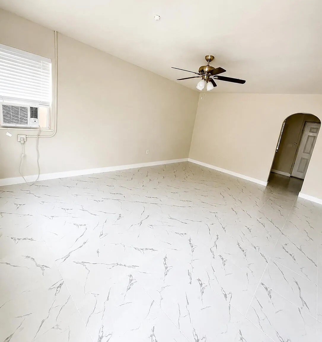 2 bed, 1.0 bath, 800 sqft, $1,500 — Photo 2