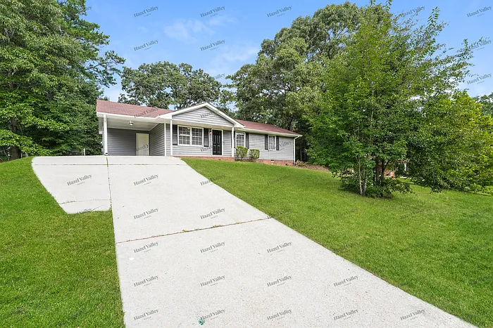 3 bed, 1.0 bath, 1104 sqft, $1,495 — Photo 1