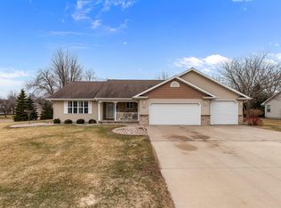 W5231 Natures Way Dr, Sherwood, WI 54169