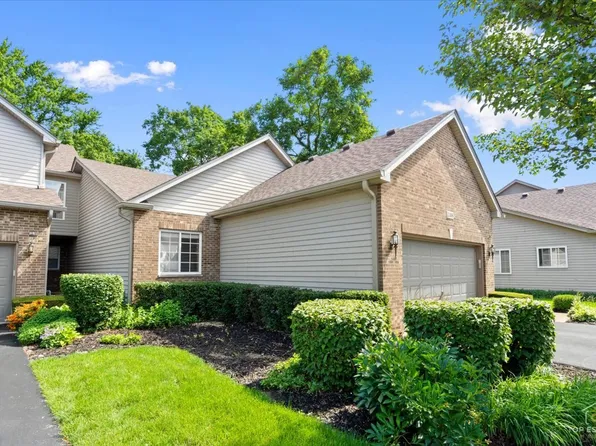 1308 Dancing Bear Ln, Elgin, IL 60120